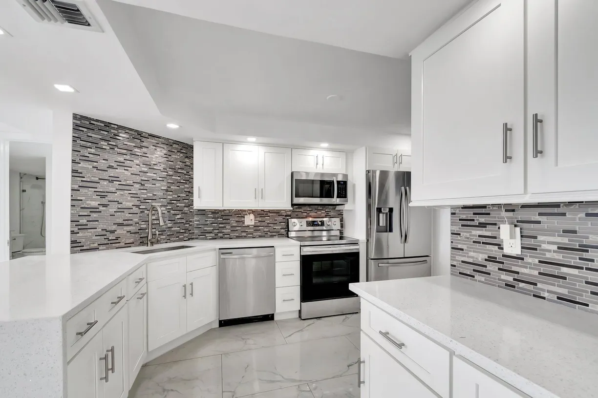 South Florida Real Estate | View 2400 Presidential Way, 1903 | 2 Beds, 2 Baths