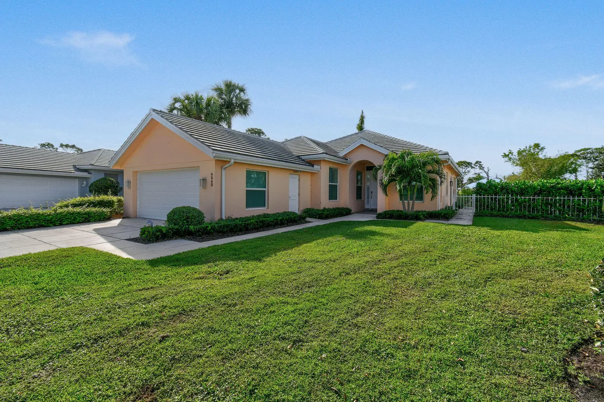 South Florida Real Estate | View 4949 SE Inkwood Way | 3 Beds, 2 Baths
