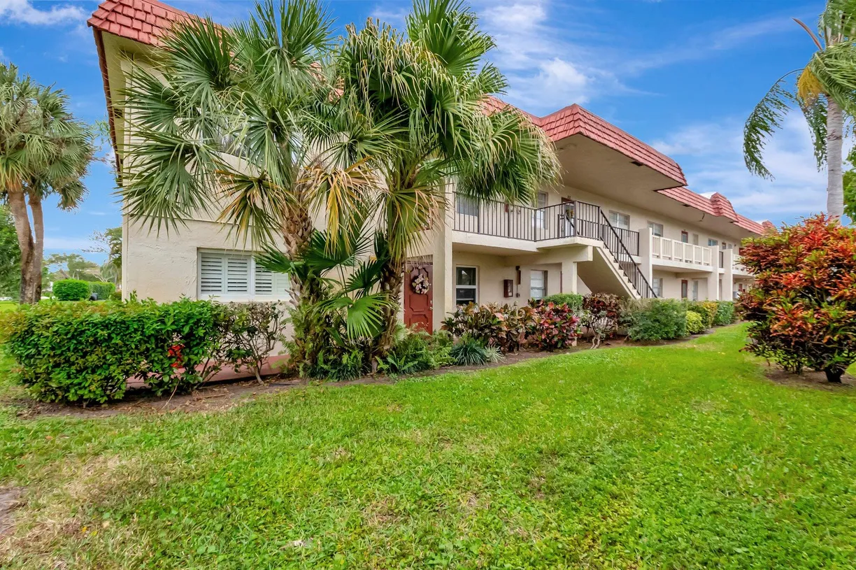 South Florida Real Estate | View 1 Abbey Lane, 201 | Listing
