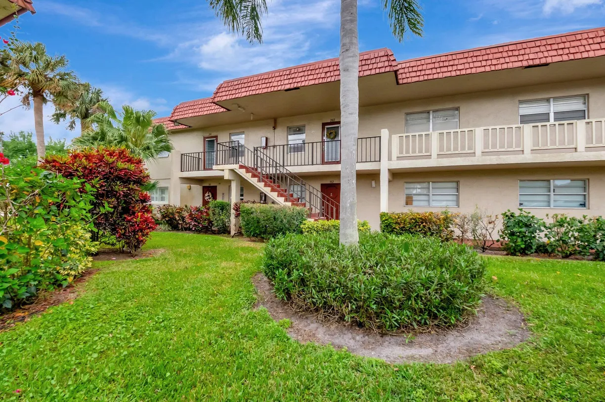 South Florida Real Estate | View 1 Abbey Lane, 201 | Listing