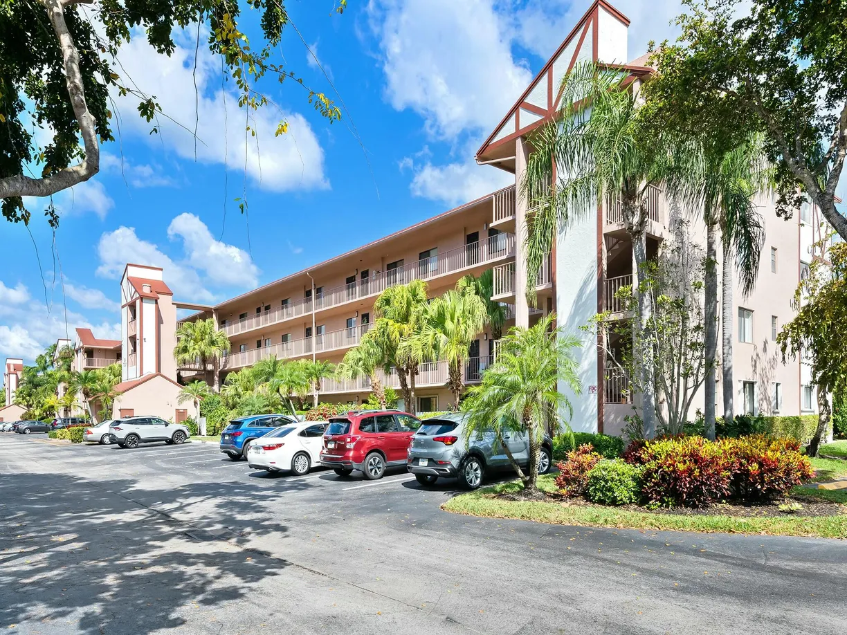 South Florida Real Estate | View 7321 Amberly Lane, 206 | 2 Beds, 2 Baths