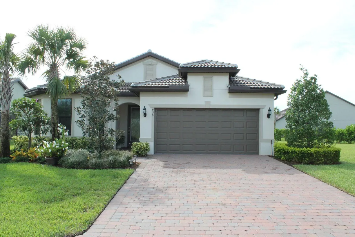 South Florida Real Estate | View 436 SE Bancroft Court | 4 Beds, 3 Baths