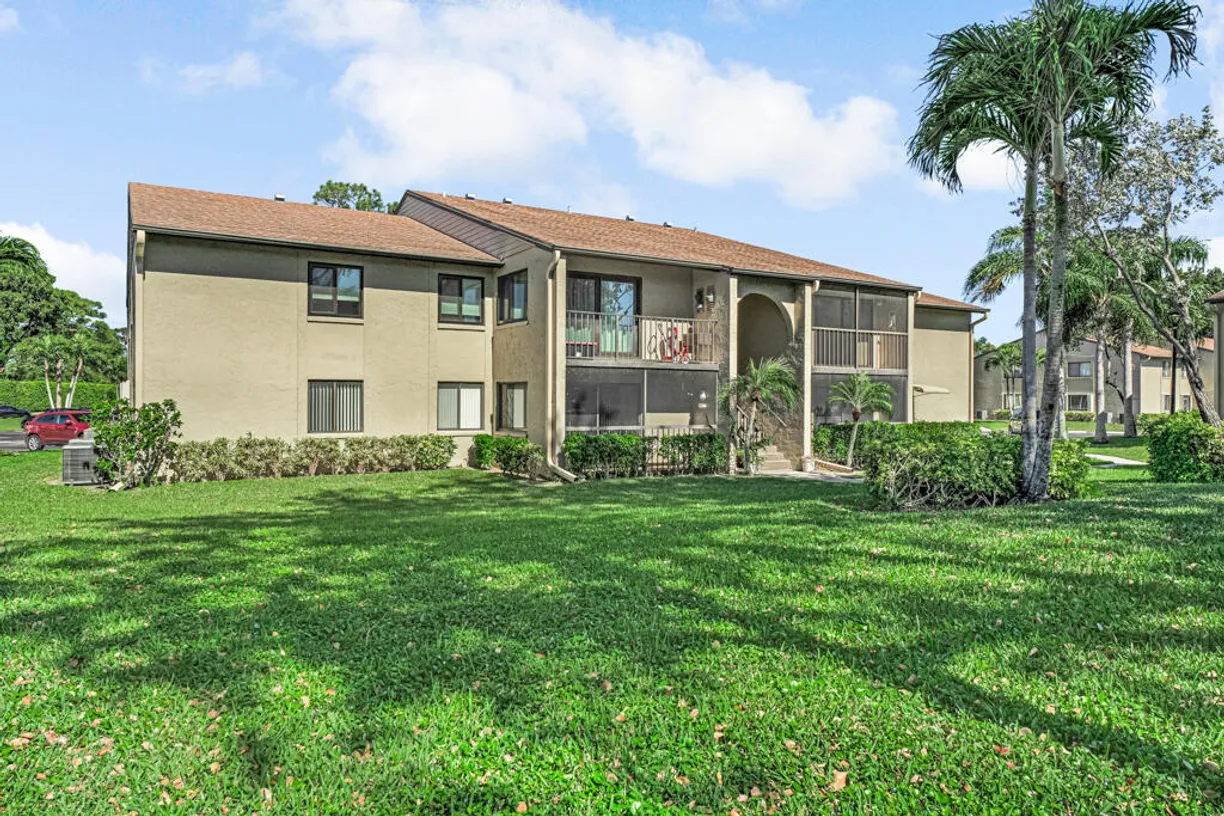 South Florida Real Estate | View 528 Shady Pine Way, B2 | Listing