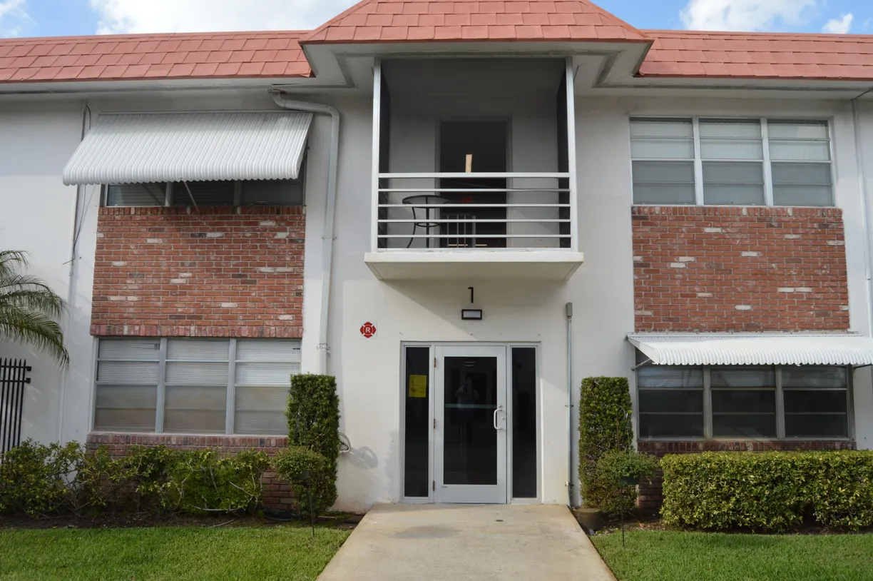 South Florida Real Estate | View 3550 NW 8th Avenue, 113 | 2 Beds, 1 Bath