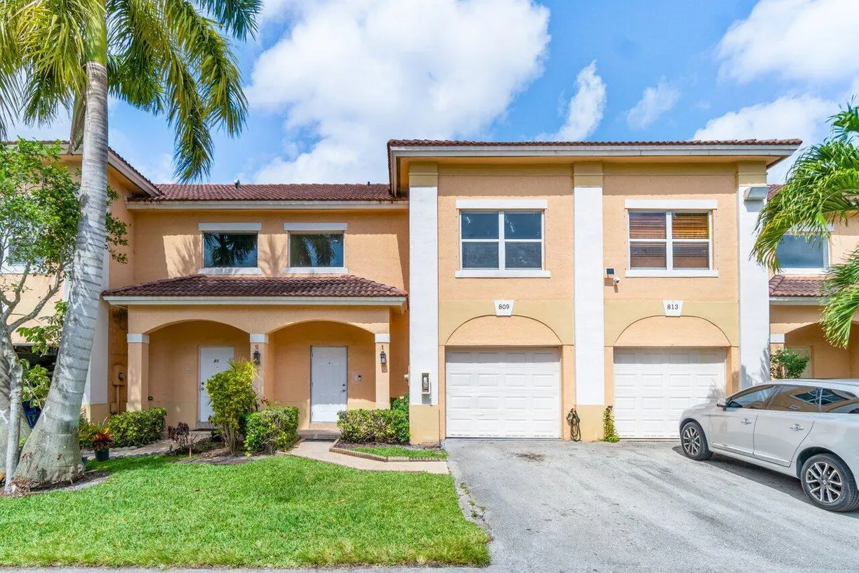 South Florida Real Estate | View 809 Talia Circle, 809 | 3 Beds, 2 Baths