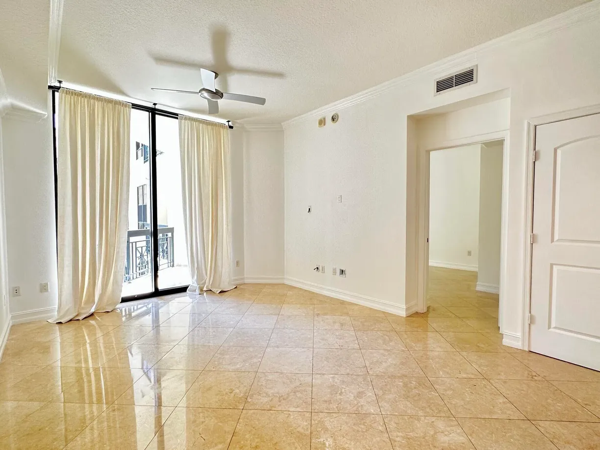 South Florida Real Estate | View 701 S Olive Avenue, 1008 | 1 Bed, 1 Bath