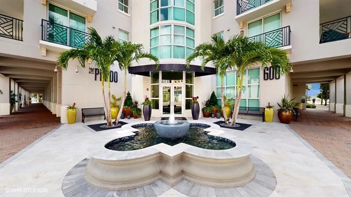 South Florida Real Estate | View 600 S Dixie Highway, 816 | 1 Bed, 1 Bath
