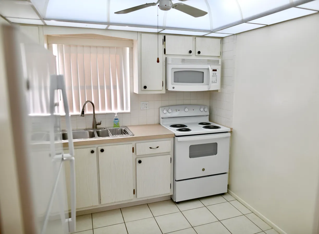 South Florida Real Estate | View 2556 Dudley Drive, Unit D | Listing