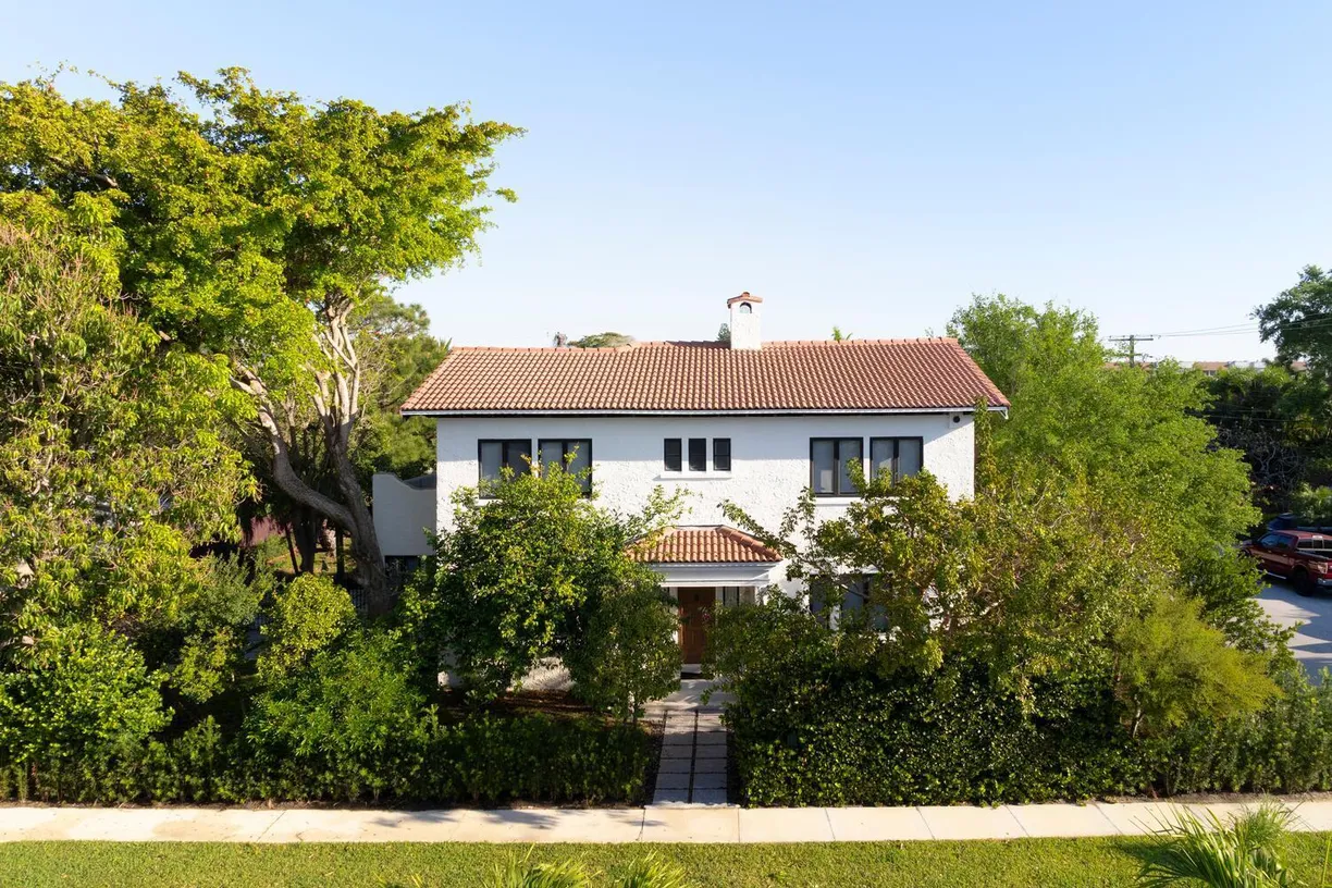 South Florida Real Estate | View 1629 S Lakeside Drive | 4 Beds, 2 Baths