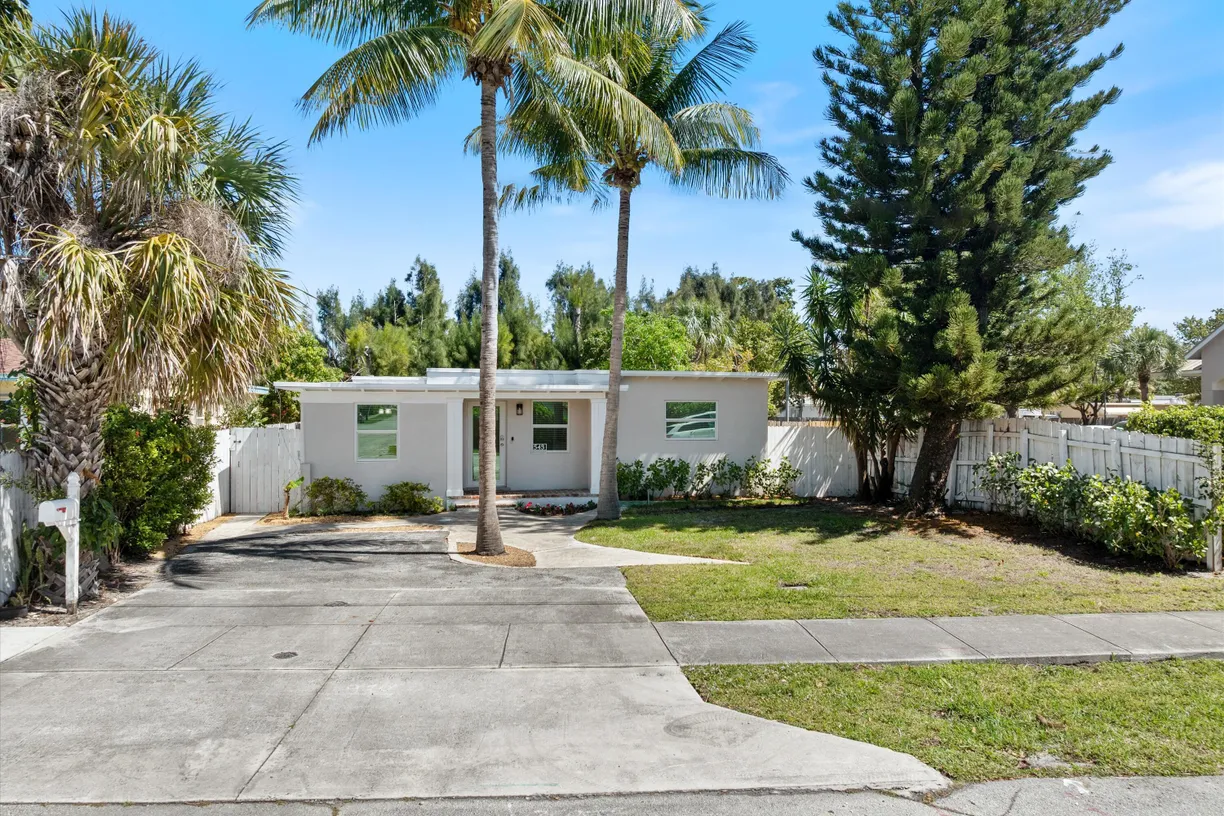 South Florida Real Estate | View 543 NE 3rd Avenue | Listing