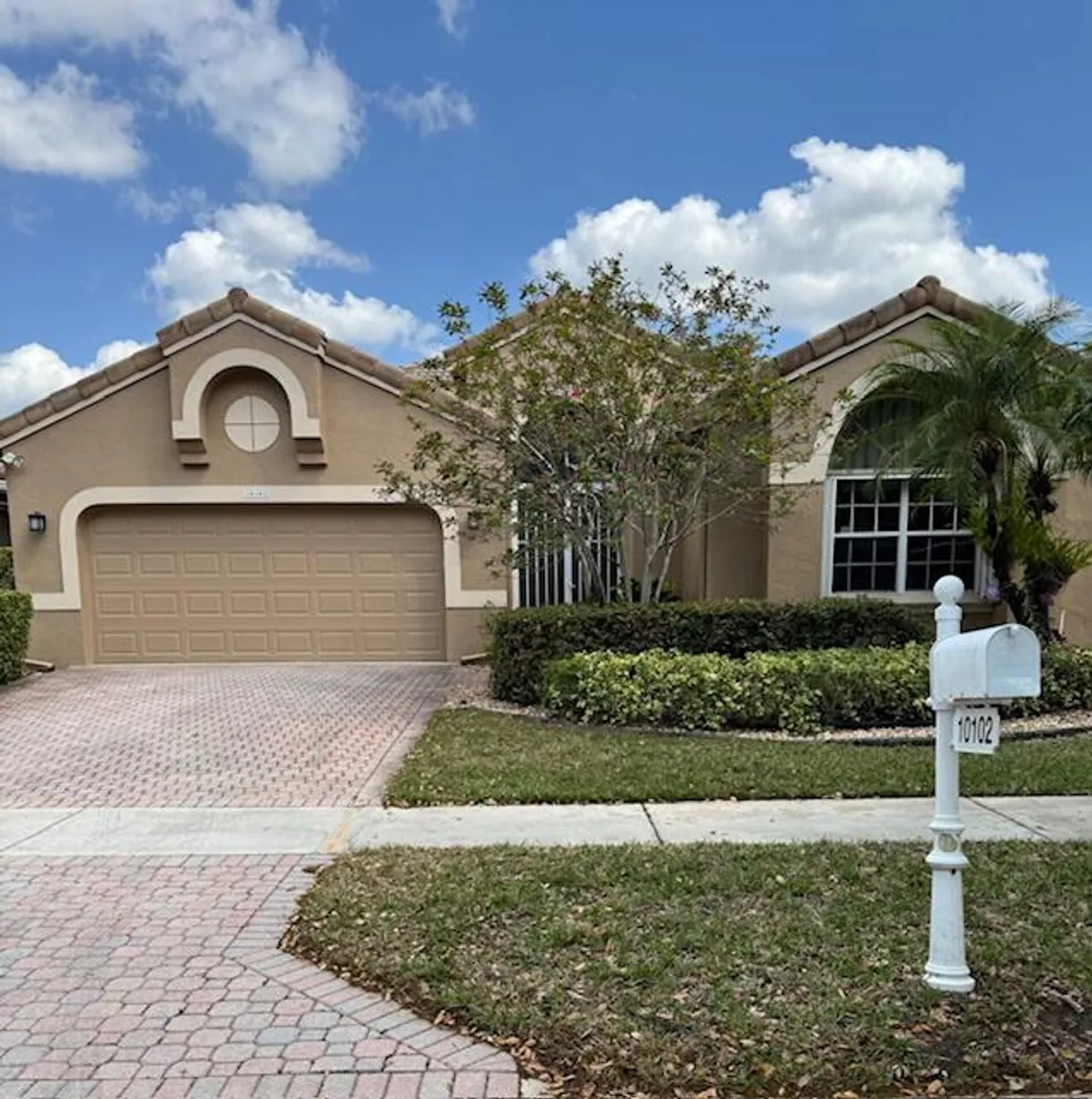 South Florida Real Estate | View 10102 Diamond Lake Road | 3 Beds, 2 Baths