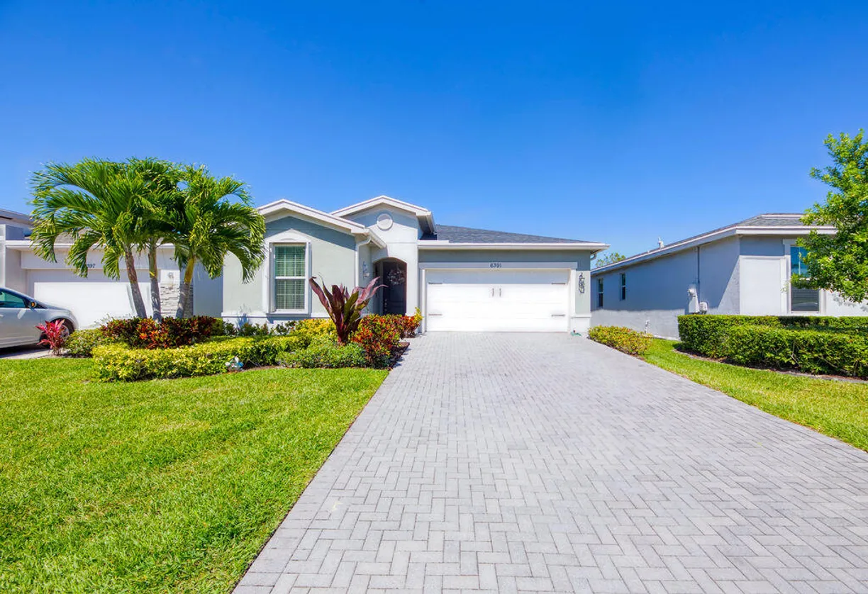 South Florida Real Estate | View 6391 Trails Of Foxford Court | 3 Beds, 2 Baths