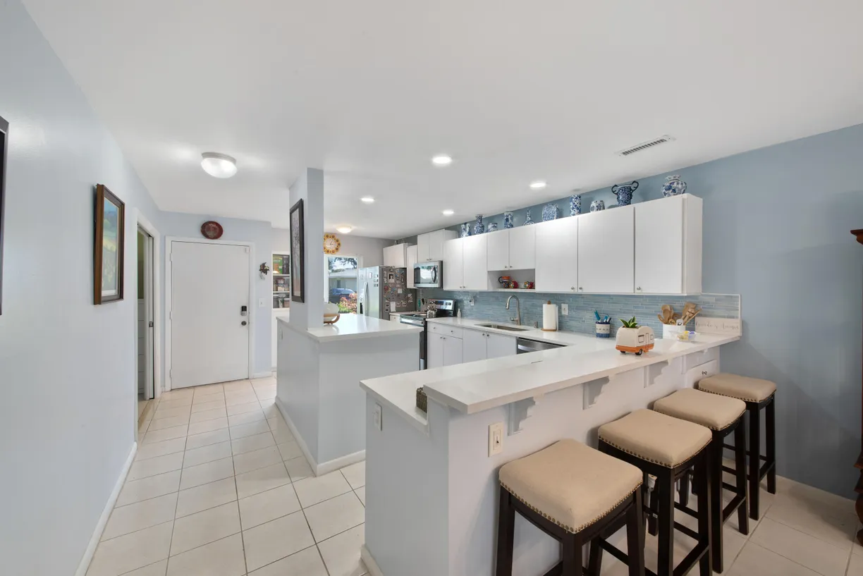 South Florida Real Estate | View 13976 Via Flora, D | 2 Beds, 2 Baths