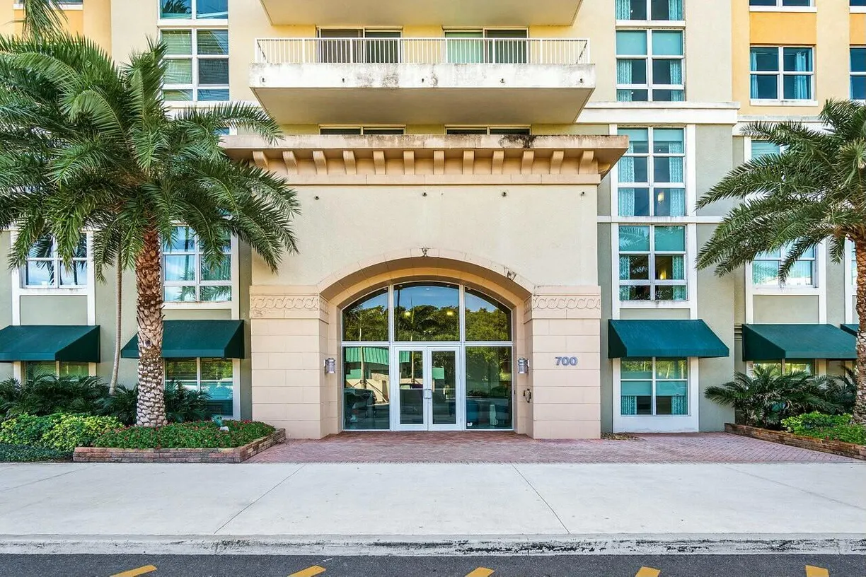 South Florida Real Estate | View 700 E Boynton Beach 1008 Boulevard, 1008 | Listing