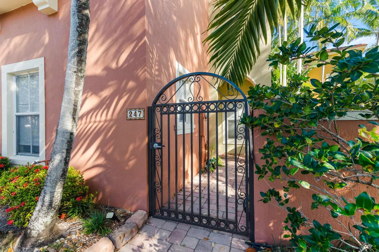 South Florida Real Estate | View 247 Lake Monterey Circle | 3 Beds, 3 Baths