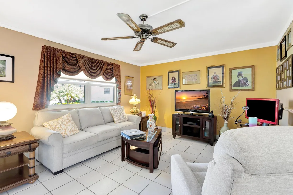 South Florida Real Estate | View 643 Flanders | 1 Bed, 1 Bath
