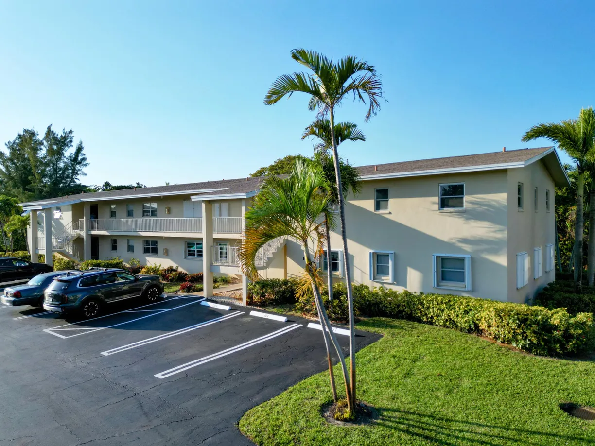 South Florida Real Estate | View 303 NE 17th Avenue, 203 | Listing