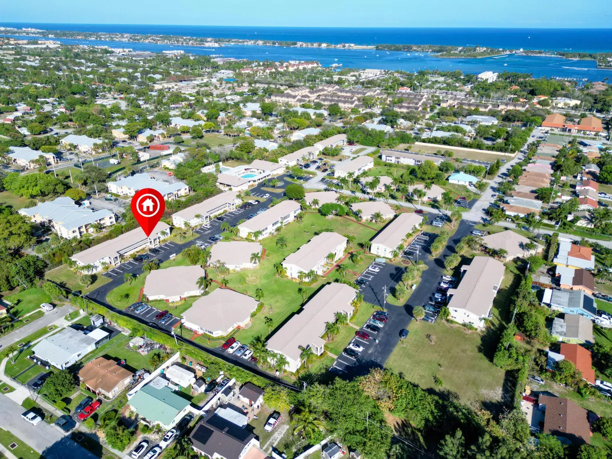 South Florida Real Estate | View 303 NE 17th Avenue, 203 | Listing