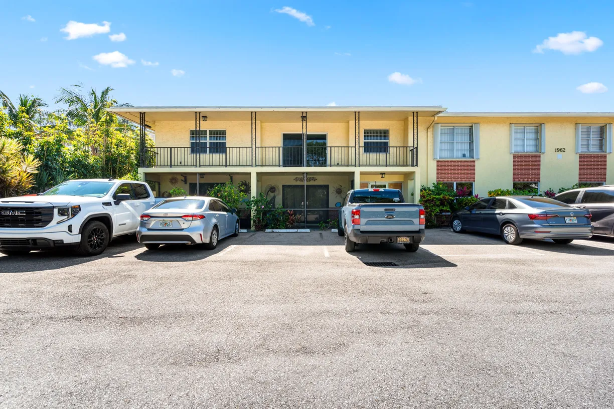 South Florida Real Estate | View 1962 NE 6th Street, 4b | Listing