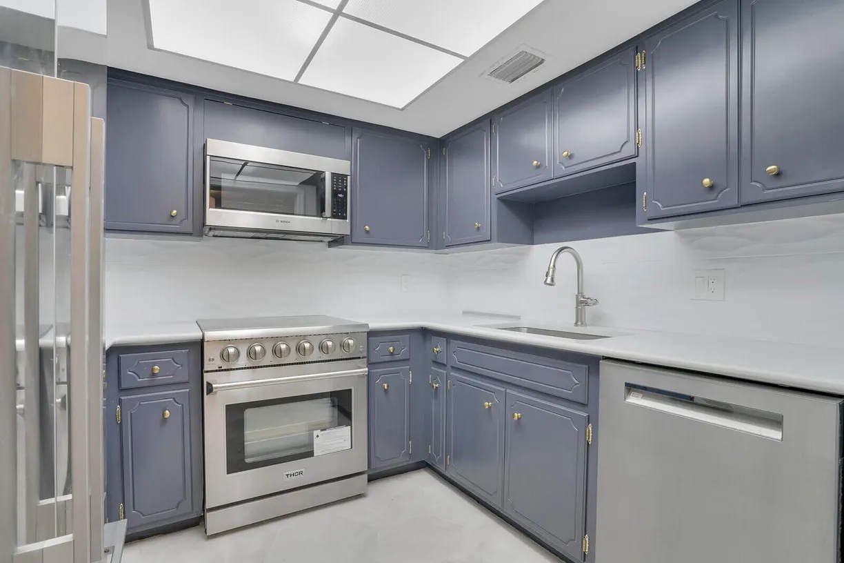 South Florida Real Estate | View 315 Venetian Drive, 8 | Listing