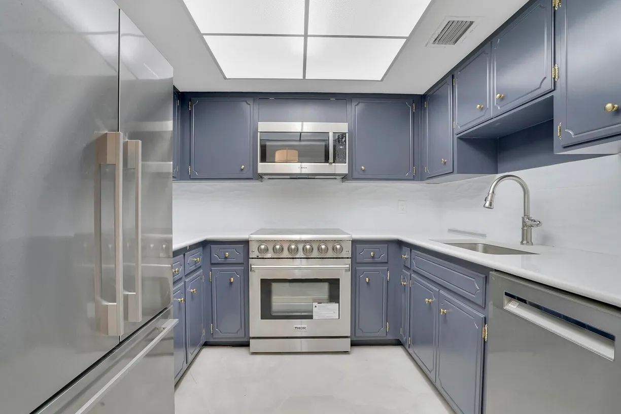South Florida Real Estate | View 315 Venetian Drive, 8 | Listing