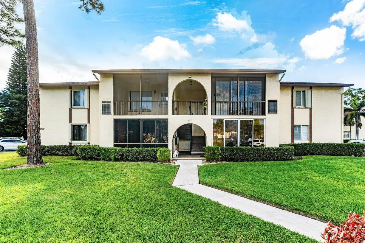 South Florida Real Estate | View 337 Knotty Pine Circle, A-2 | 2 Beds, 1 Bath