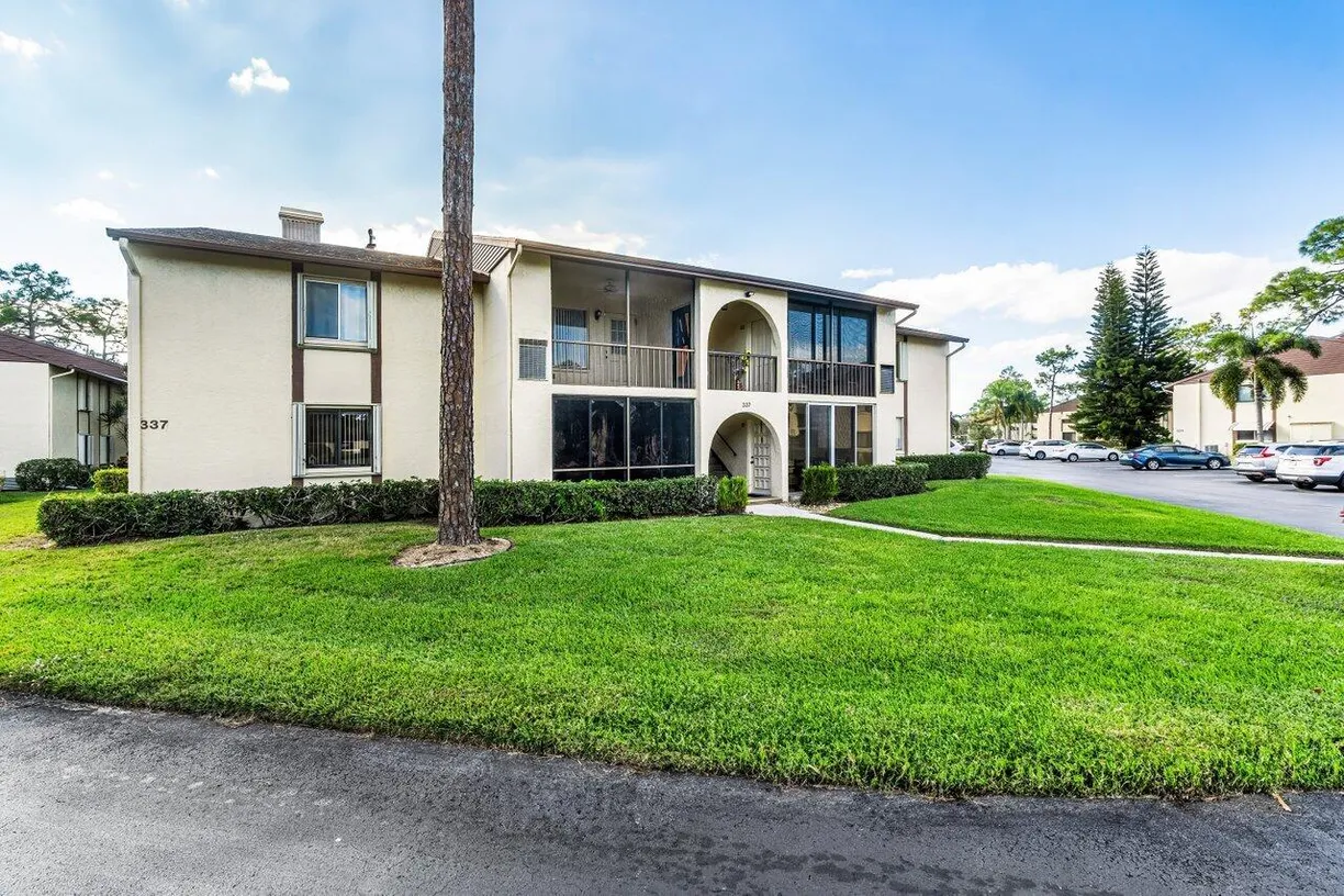 South Florida Real Estate | View 337 Knotty Pine Circle, A-2 | Listing