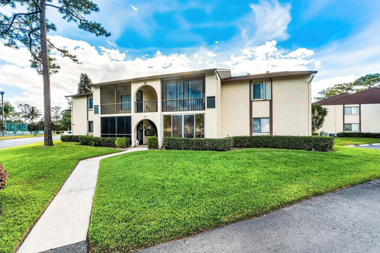 South Florida Real Estate | View 337 Knotty Pine Circle, A-2 | Listing