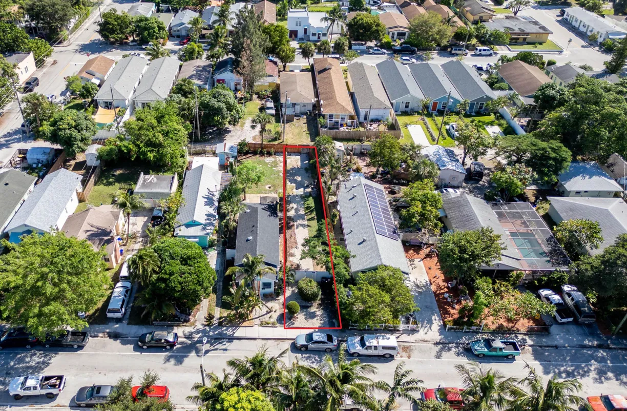 South Florida Real Estate | View 320 N D Street | Listing