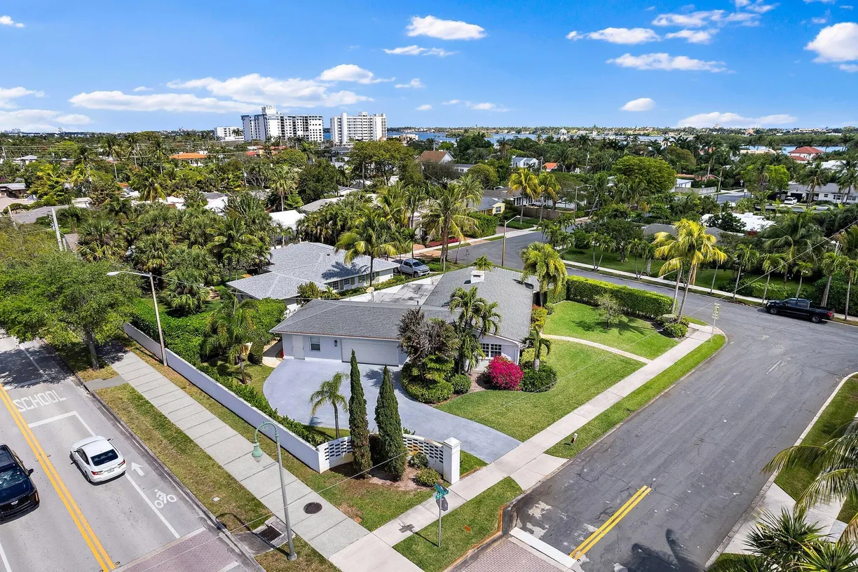 South Florida Real Estate | View 235 Worth Court | Listing