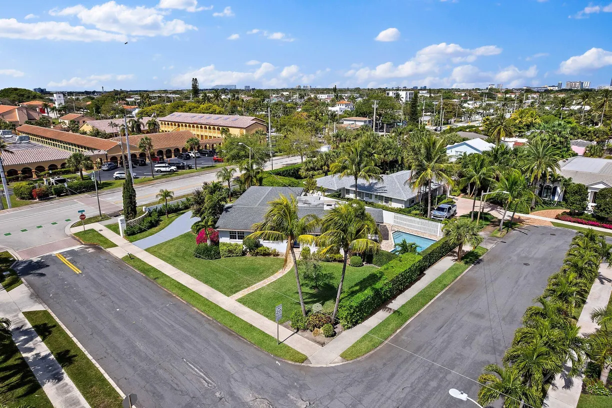 South Florida Real Estate | View 235 Worth Court | 4 Beds, 3 Baths