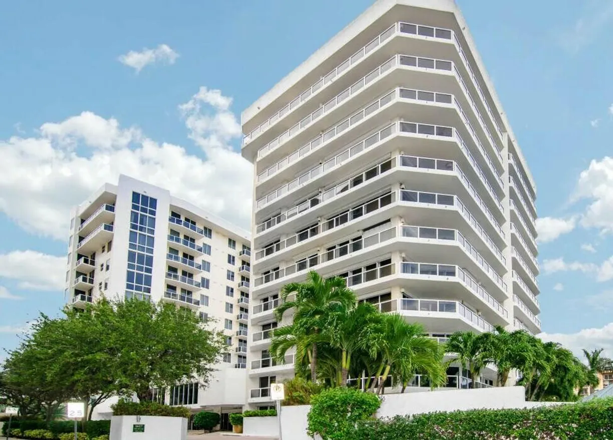 South Florida Real Estate | View 1617 N Flagler Drive, 302 | 2 Beds, 2 Baths