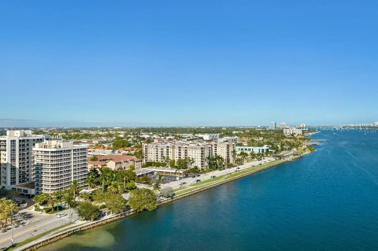 South Florida Real Estate | View 1617 N Flagler Drive, 302 | Listing