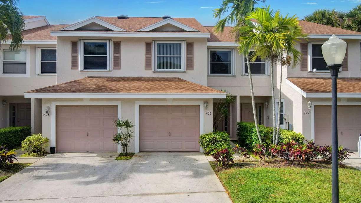 South Florida Real Estate | View 706 Crosswinds Drive | 3 Beds, 2 Baths
