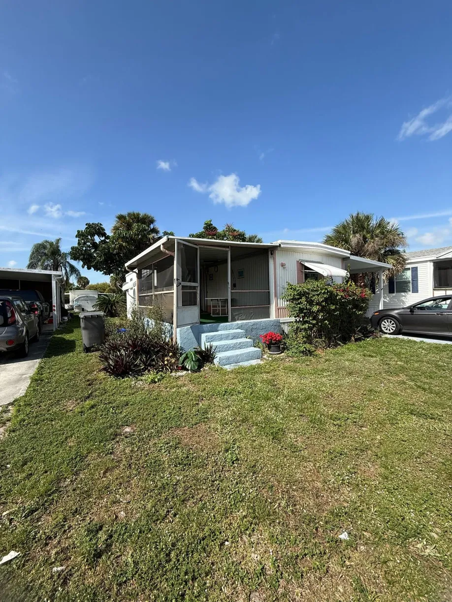 South Florida Real Estate | View 284 Spring Circle | 2 Beds, 2 Baths