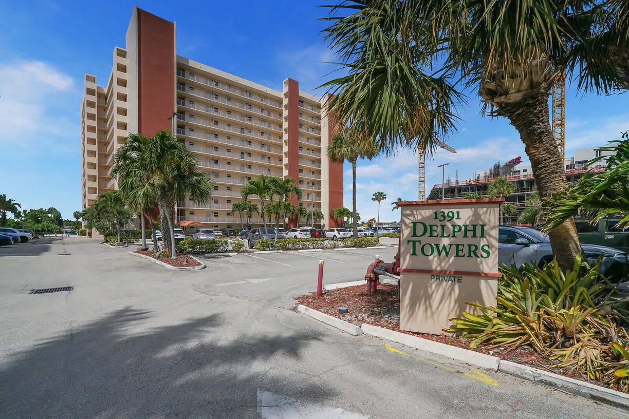 South Florida Real Estate | View 1391 S Ocean Boulevard, 805 | 1 Bed, 1 Bath