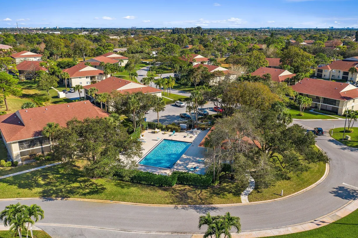 South Florida Real Estate | View 6532 Chasewood F Drive, F | 1 Bed, 1 Bath