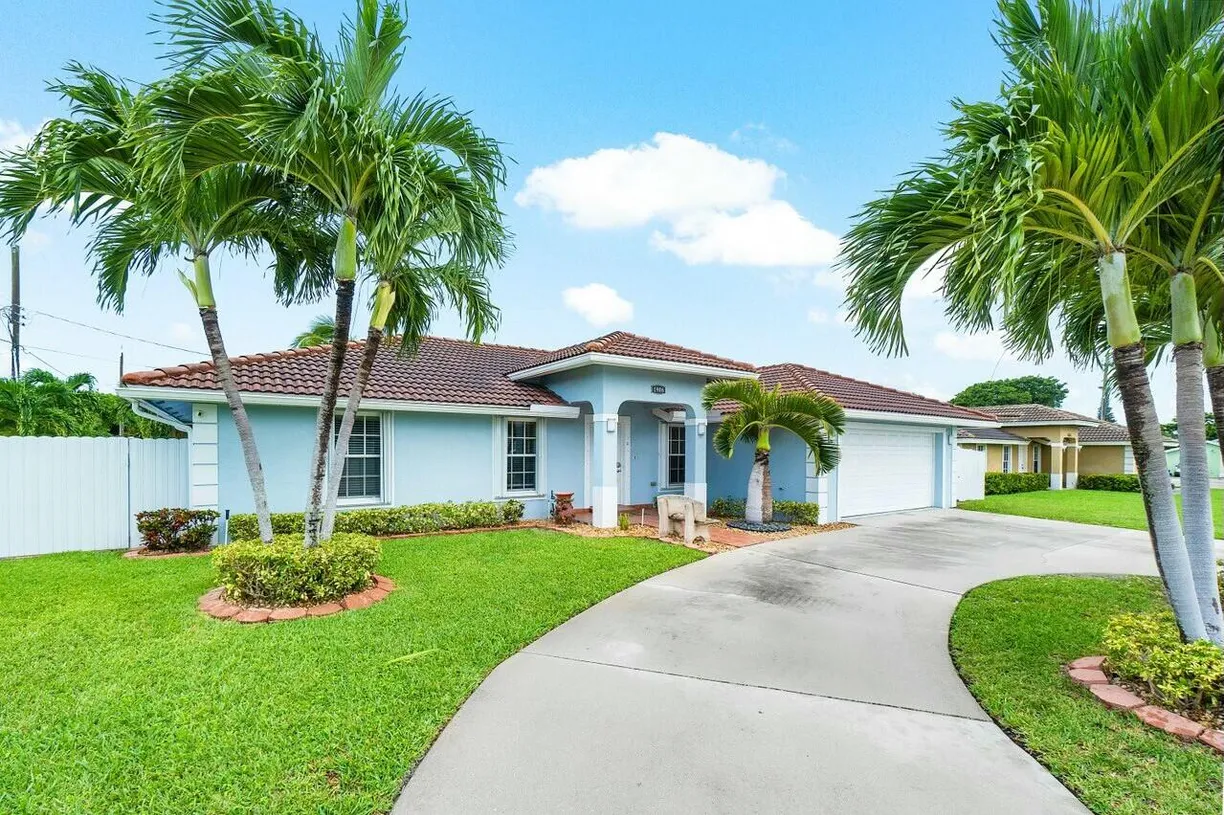 South Florida Real Estate | View 1906 N A Street | Listing