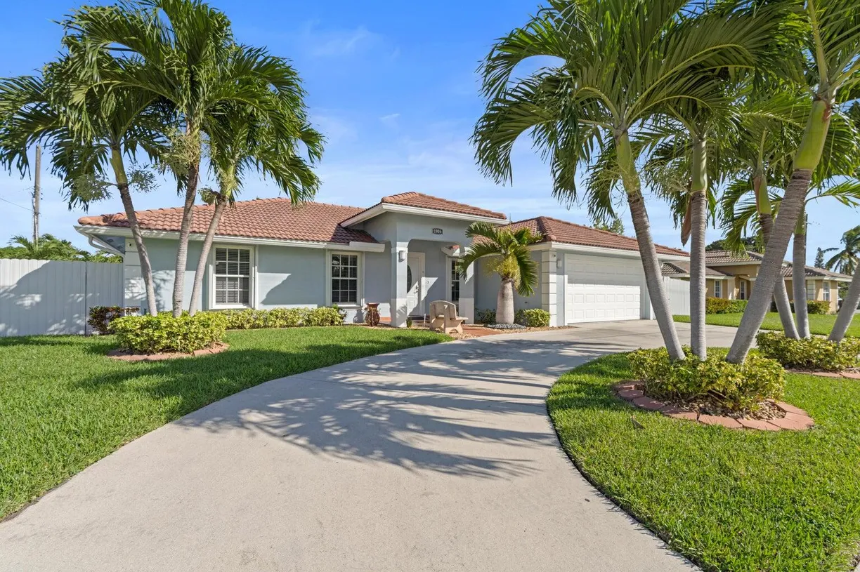 South Florida Real Estate | View 1906 N A Street | Listing