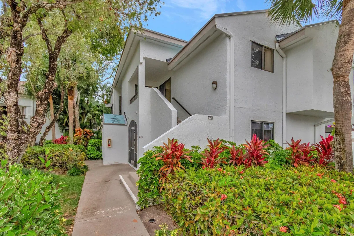 South Florida Real Estate | View 7509 Glendevon Lane, 1005 | Listing