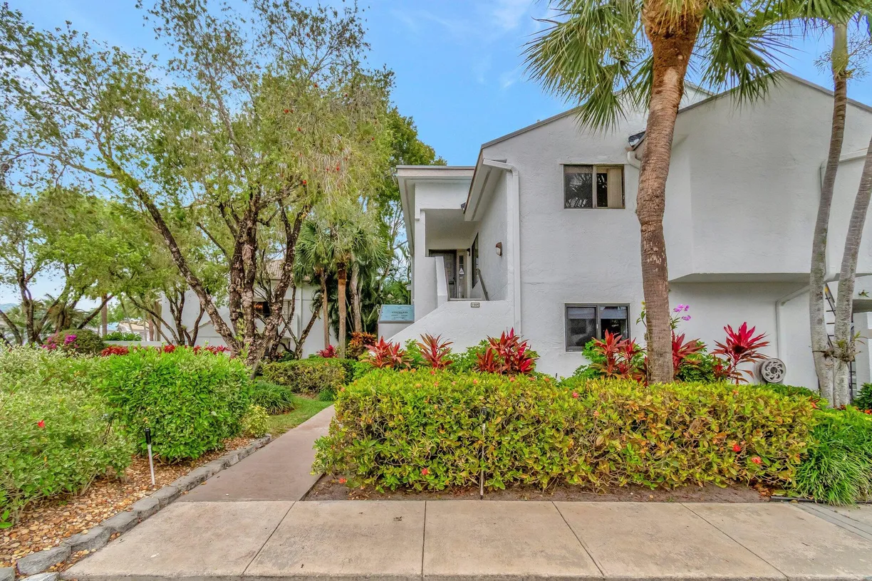 South Florida Real Estate | View 7509 Glendevon Lane, 1005 | Listing