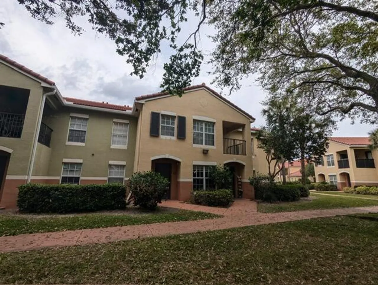 South Florida Real Estate | View 10306 Fox Trail Road, 911 | 1 Bed, 1 Bath