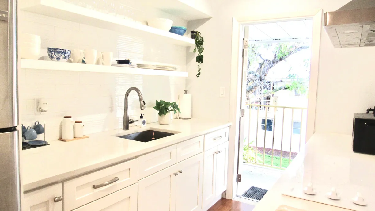 South Florida Real Estate | View 11 SW 4th Avenue, 8 | Listing