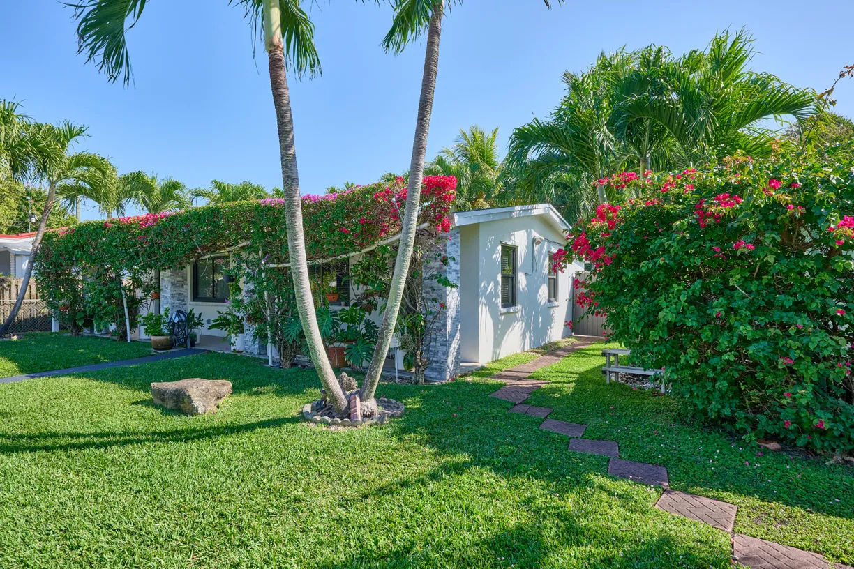 South Florida Real Estate | View 612 W Drew Street | 2 Beds, 2 Baths