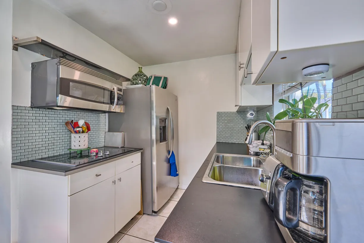 South Florida Real Estate | View 612 W Drew Street | Listing