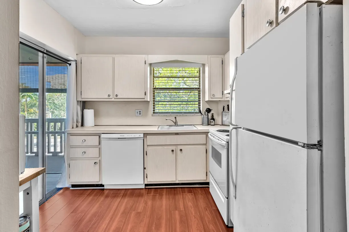 South Florida Real Estate | View 100 Royal Palm Way, 303 | Listing