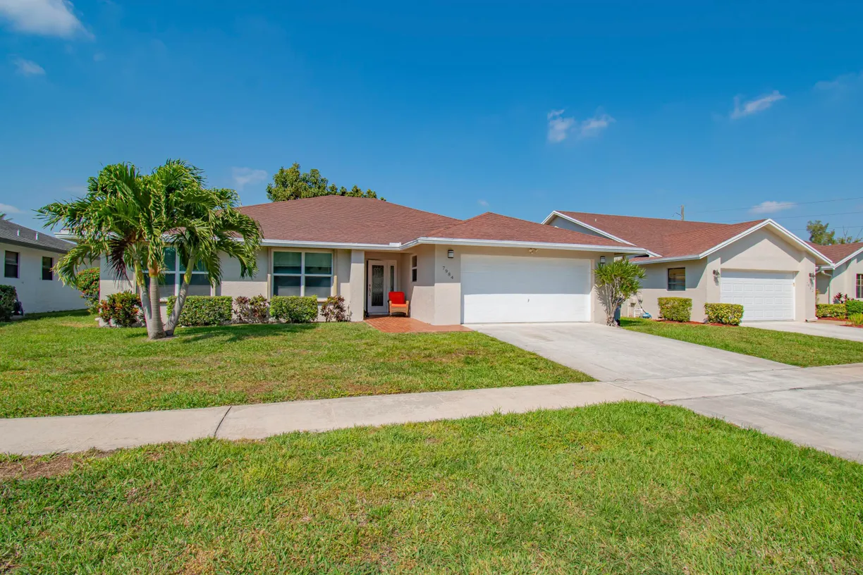 South Florida Real Estate | View 7984 Chula Vista Crescent | Listing