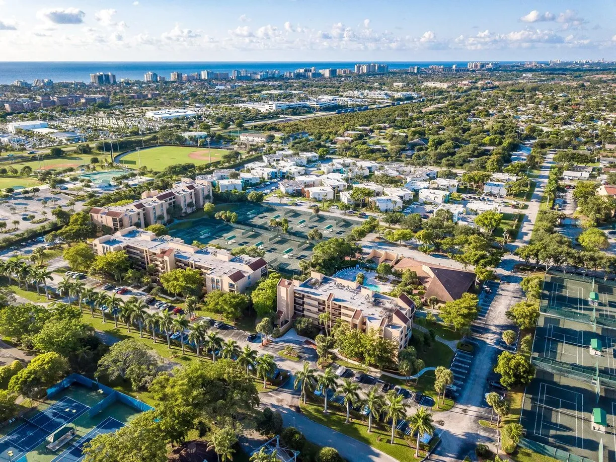 South Florida Real Estate | View 500 Egret Circle, 8308 | Listing