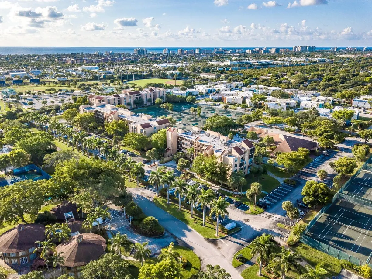 South Florida Real Estate | View 500 Egret Circle, 8308 | 2 Beds, 2 Baths