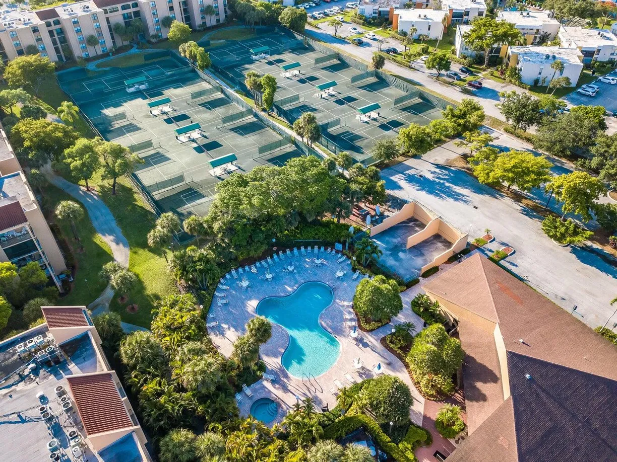 South Florida Real Estate | View 500 Egret Circle, 8308 | Listing